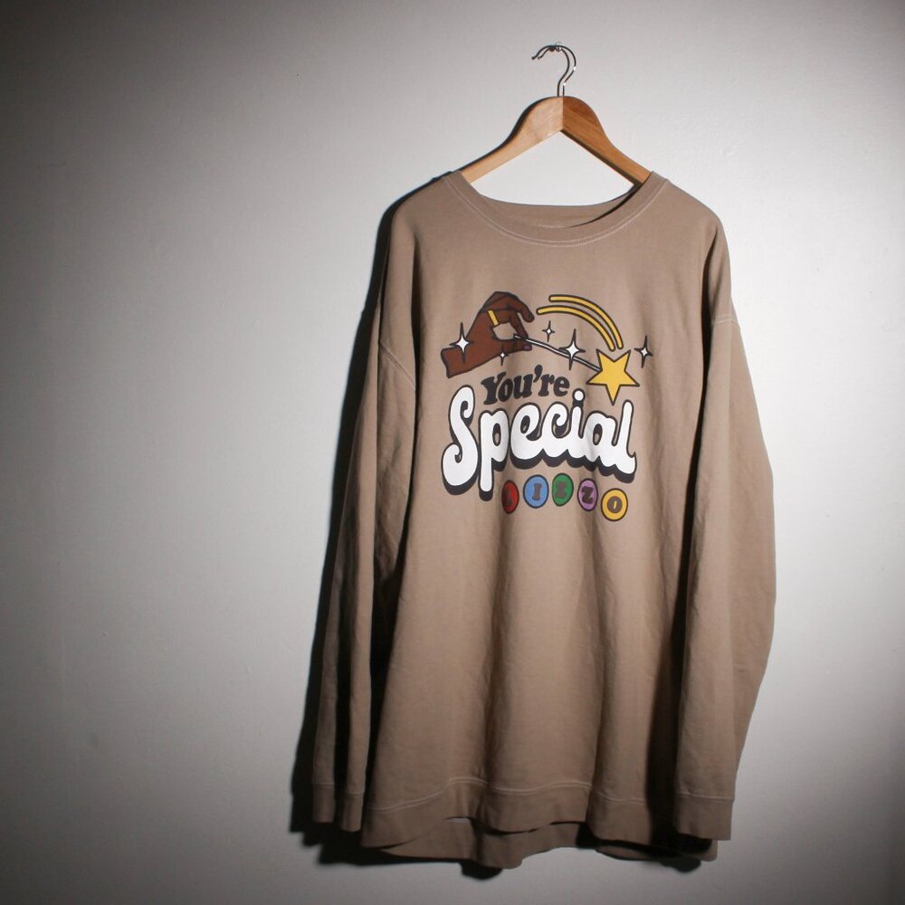 Lizzo You're Special Sweatshirt Womens 4XL Tan Sasha Be Fluting Crewneck